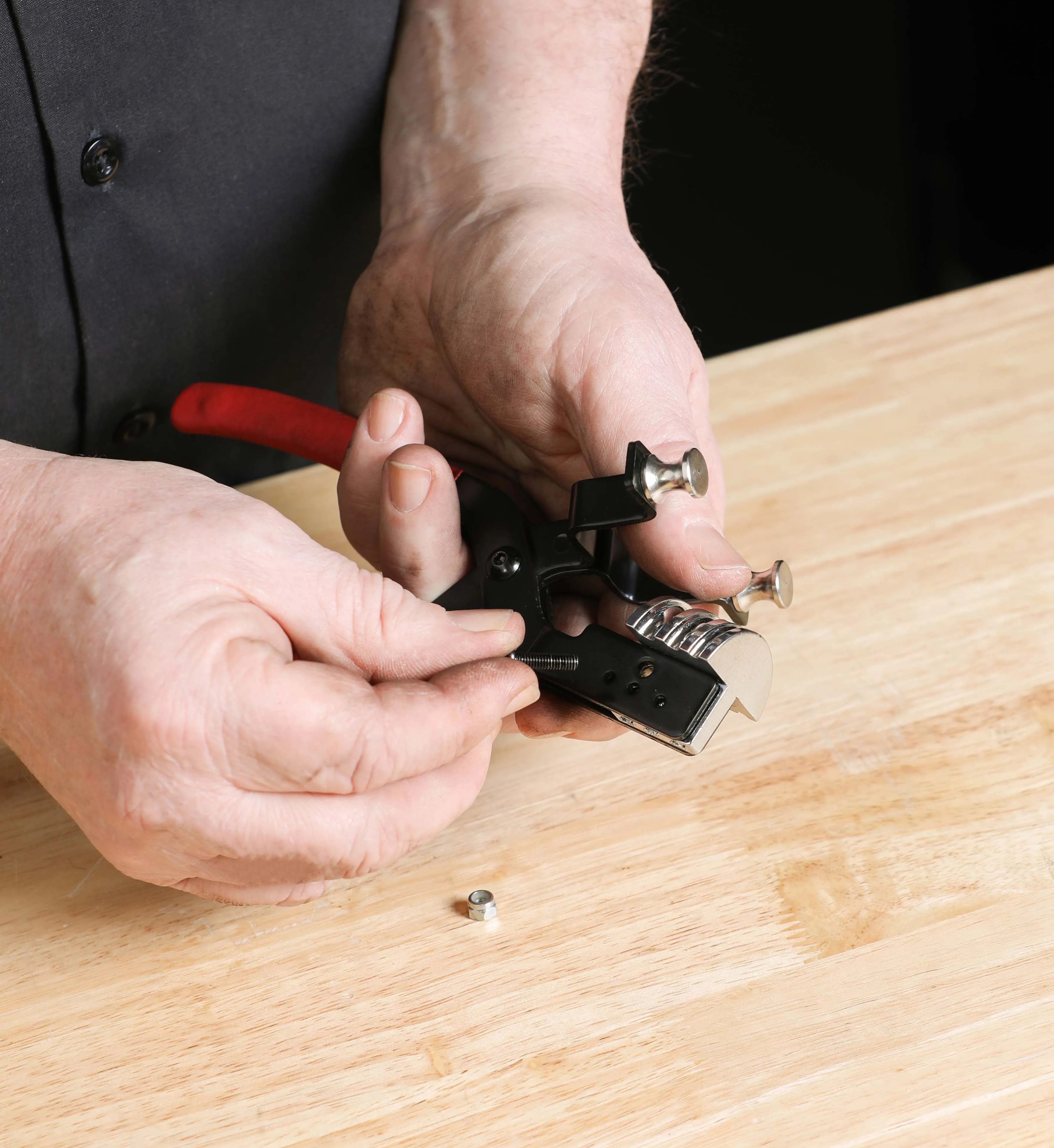 ARES 10024 - 3-in-1 Small Range Tubing Bender Pliers