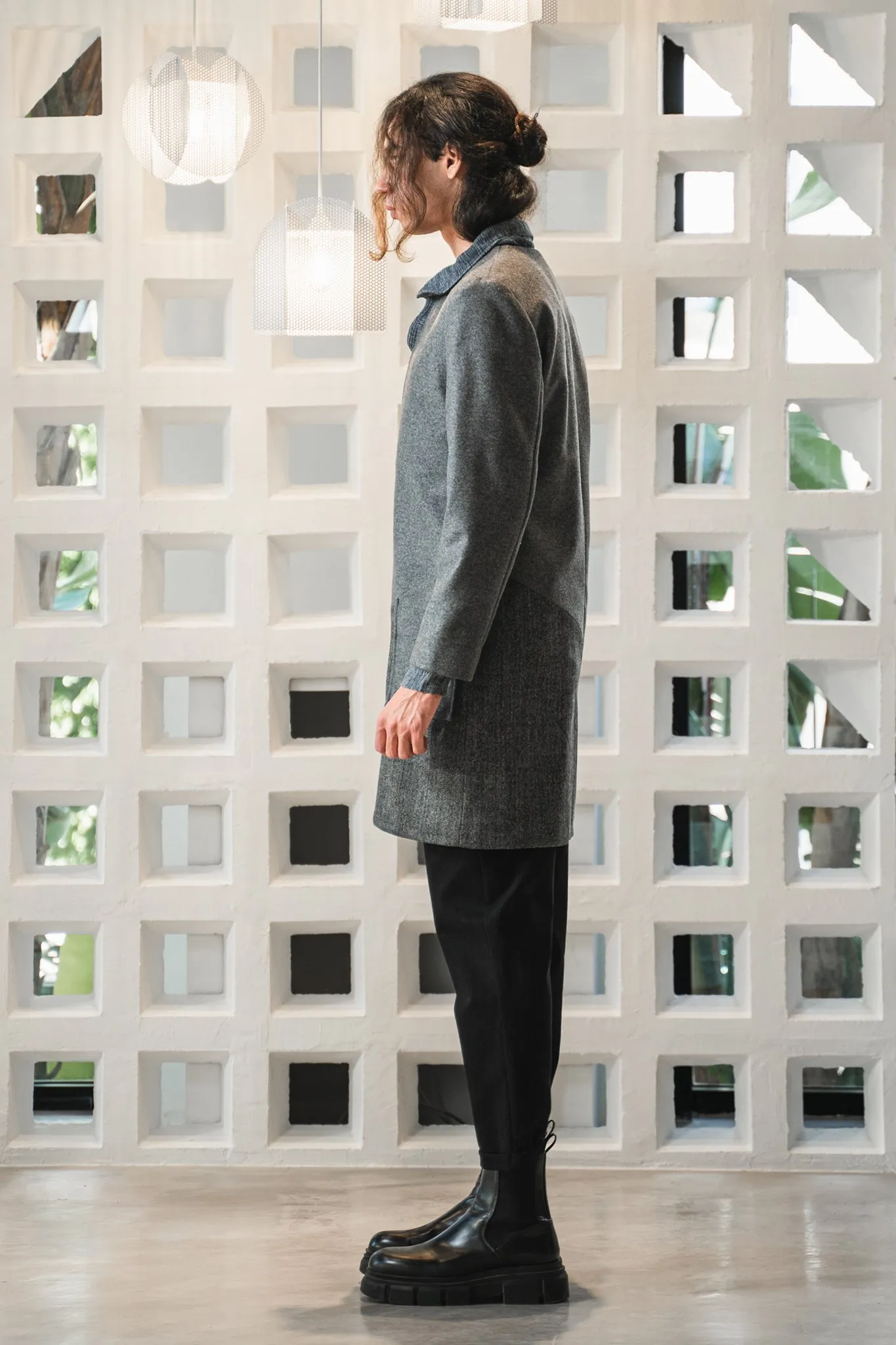 Collarless color blocked coat