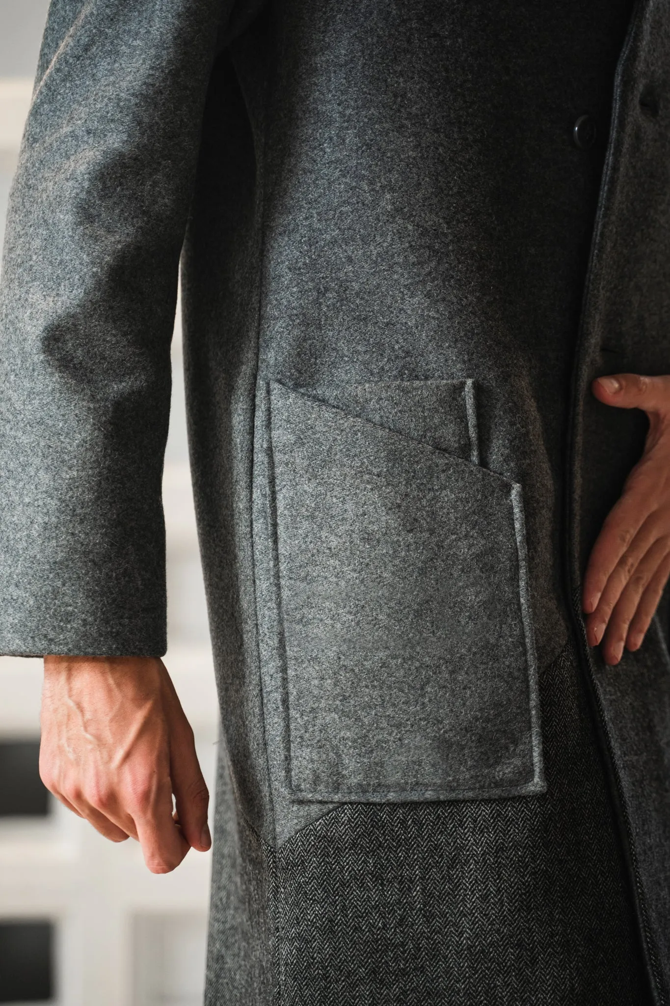 Collarless color blocked coat