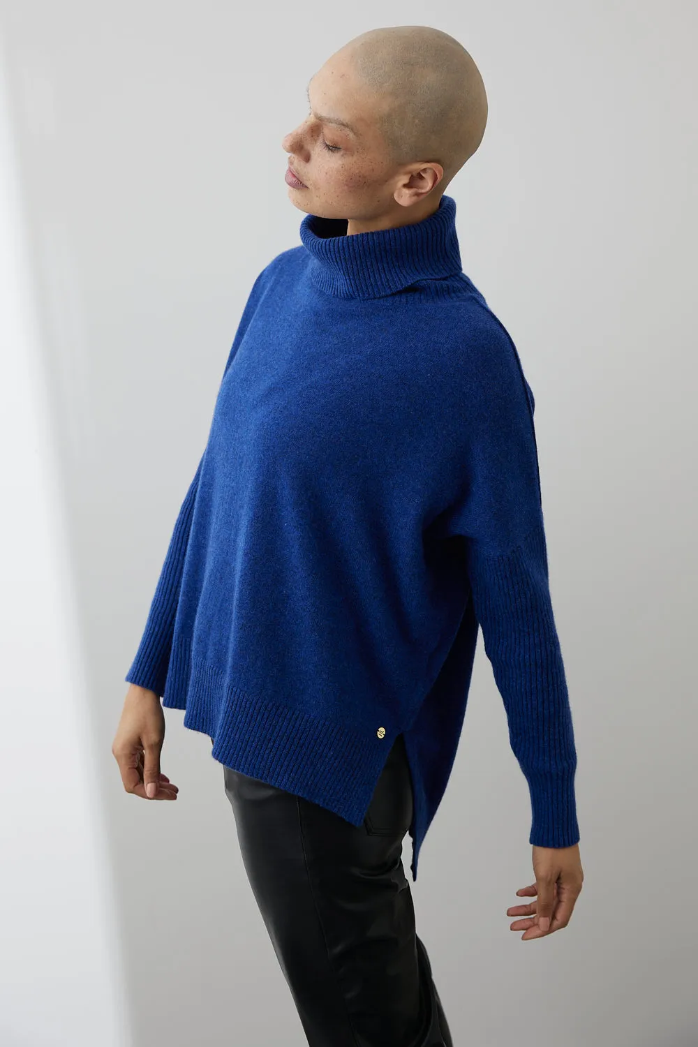 Gigi Step Rollneck