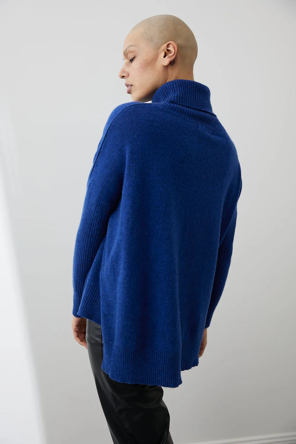 Gigi Step Rollneck