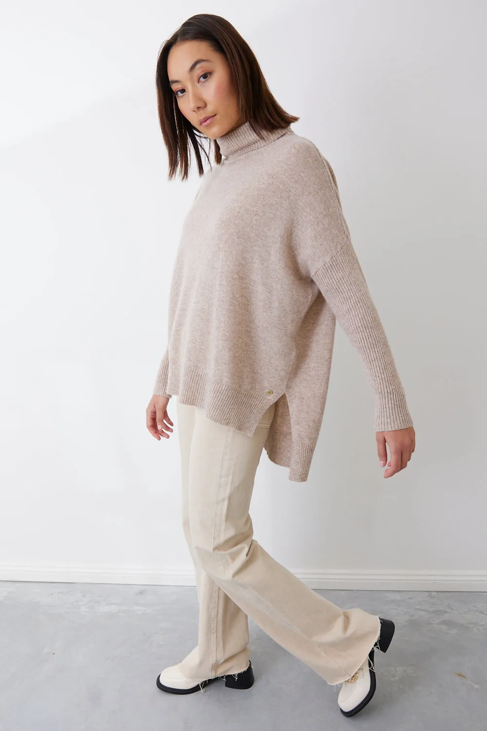 Gigi Step Rollneck