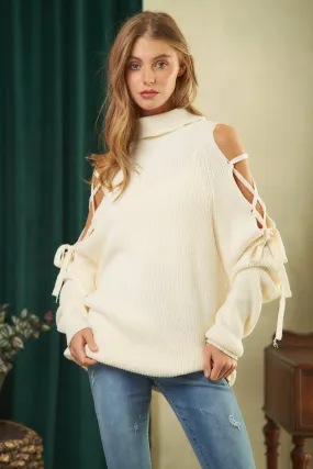 SOLID TURTLE NECK CUTOUT LONG SLEEVE SWEATER: Cream