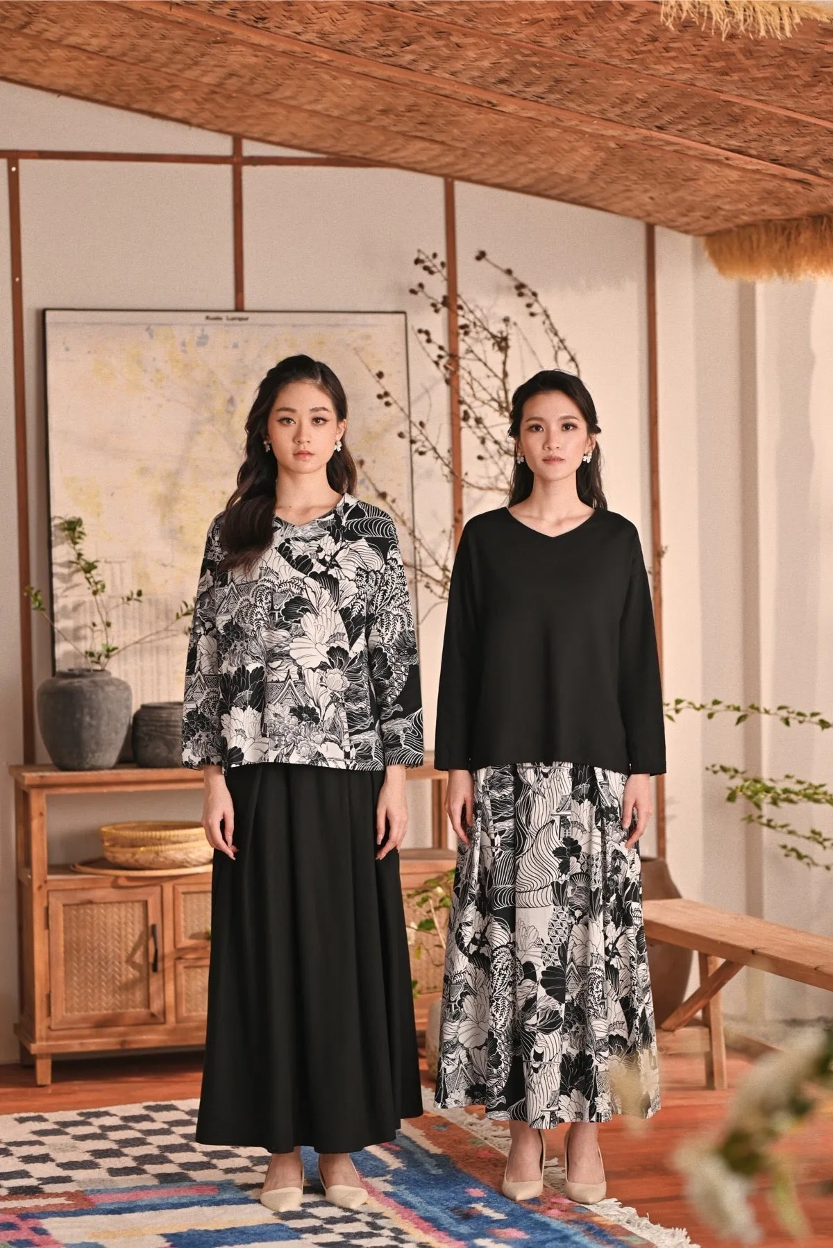 The Heiwa Women A-Line Skirt - Black