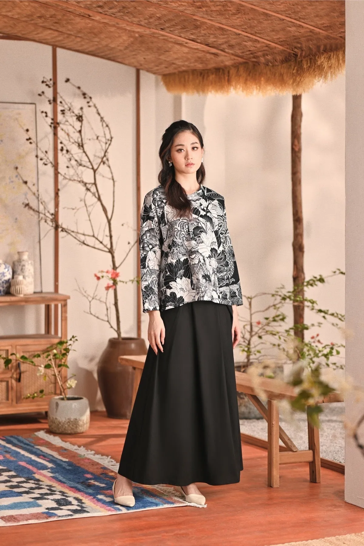 The Heiwa Women A-Line Skirt - Black